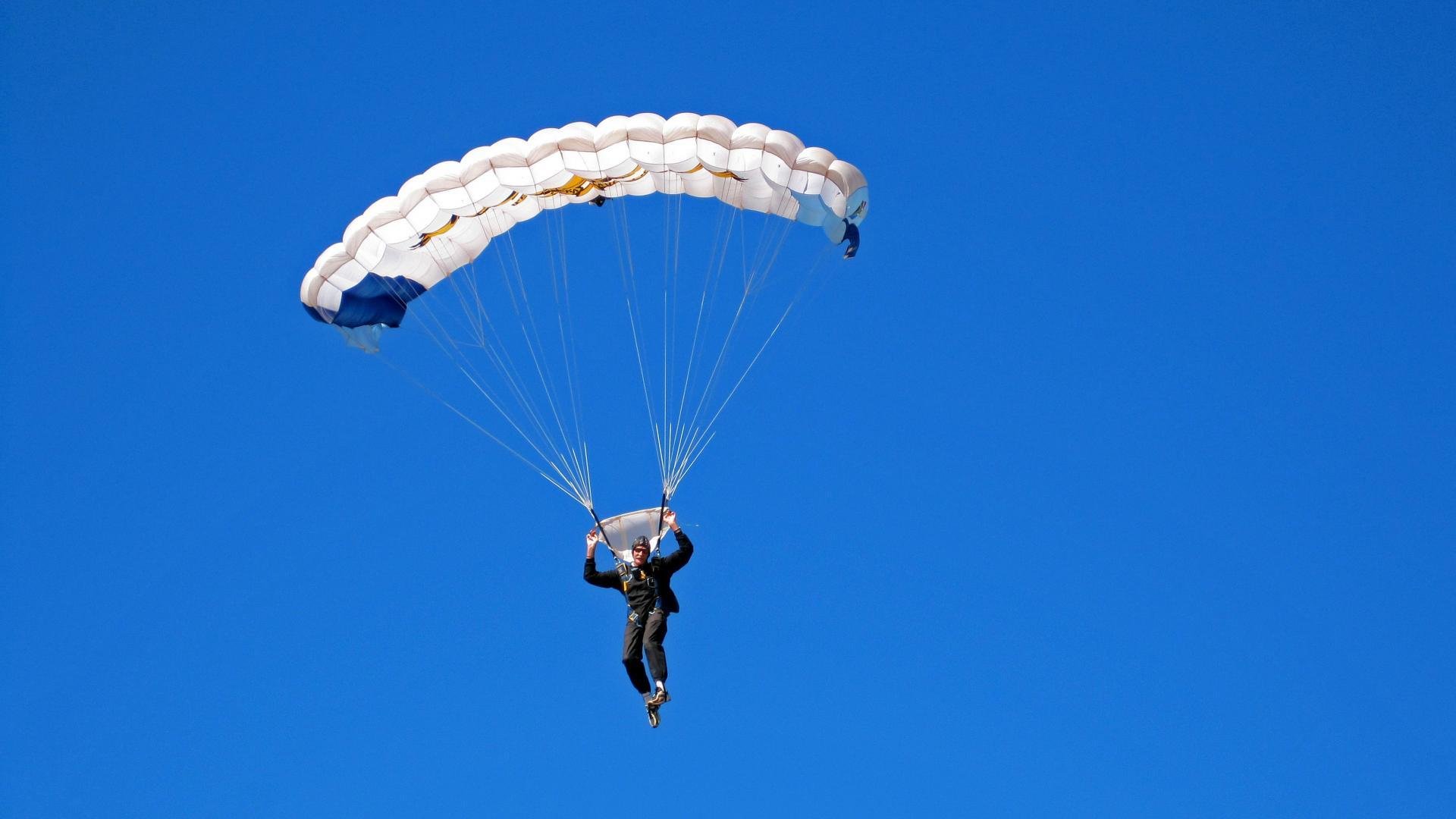 广东队在关键时刻打出一波流掌控比赛,广东队打法